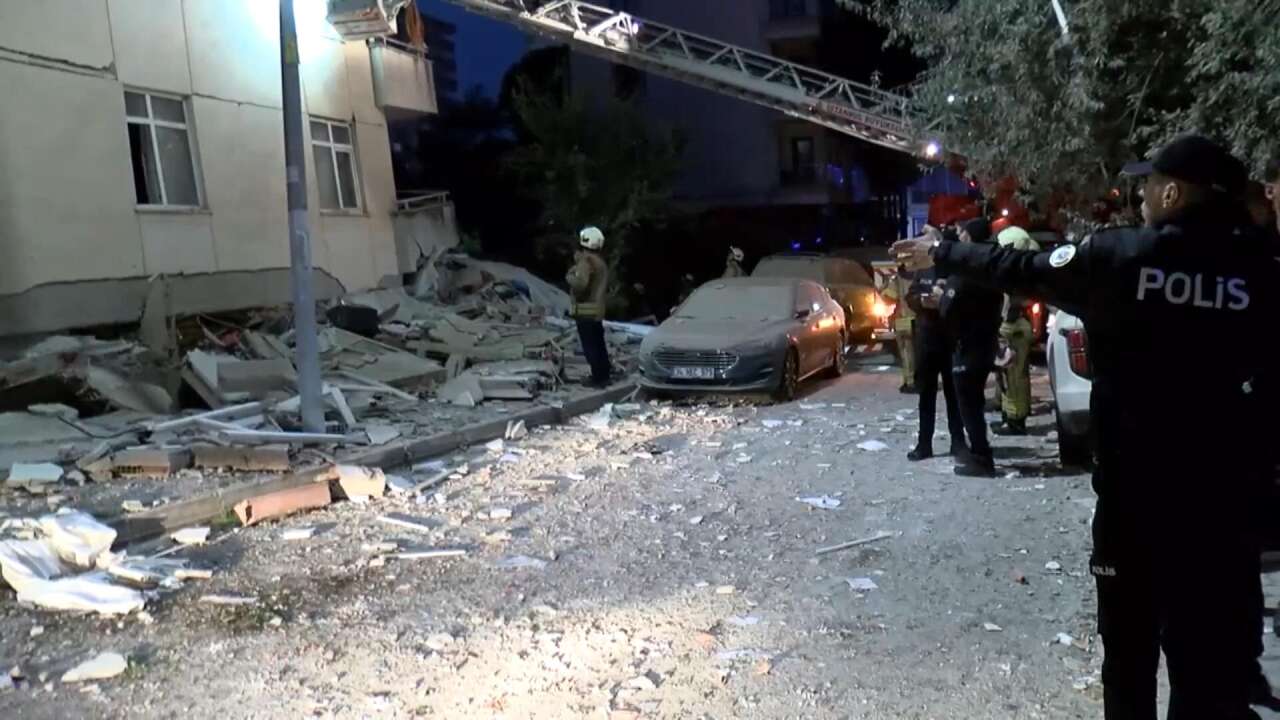 7 katlı binanın 3 katı çöktü! Çok sayıda ekip sevk edildi 3